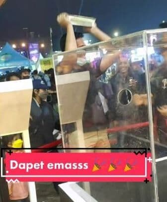 Viral Pria Berhasil Ambil Emas Batangan 5 Kilogram Pakai Satu Tangan, Netizen: Auto Kaya Mendadak! Viral Pria Berhasil Ambil Emas Batangan 5 Kilogram Pakai Satu Tangan, Netizen: Auto Kaya Mendadak!