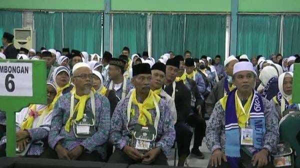 Tiga Jemaah Haji Cadangan di Kediri Diberangkatkan ke Tanah Suci