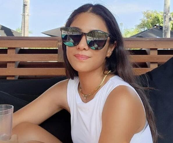 Dian Sastro Pamer Kulit Eksotis Pakai Tank Top, Titi Kamal: Selalu Cantik dan Muda