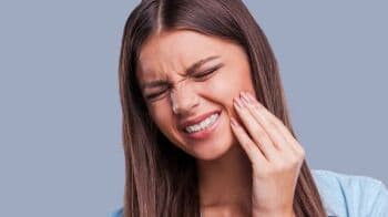 5 Cara Alami Menenangkan Saraf Gigi yang Sakit Nyut-nyutan