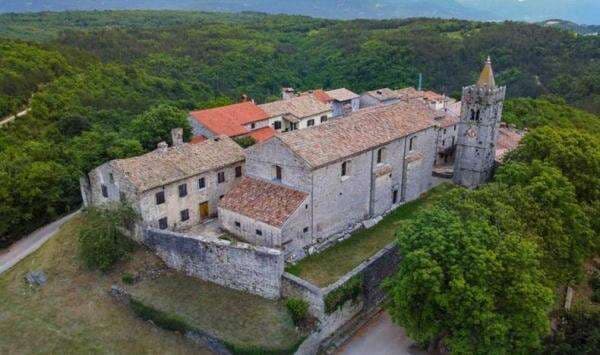 10 Kota Terkecil nan Indah di Dunia, Nomor 5 Hanya Dihuni 30 Orang