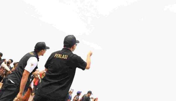 Anies Menang Duel Layangan dengan Kampiun Dunia Lei Fie Kiat