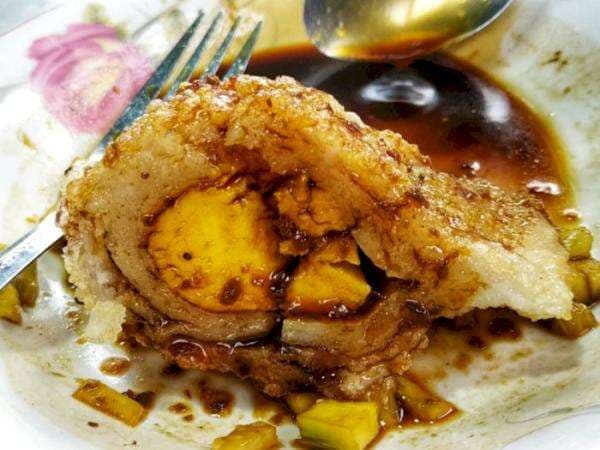 Omzet Rp8 Juta Sehari! Ini Bedanya Pempek Gerobakan Wak Amin dari yang Lain!