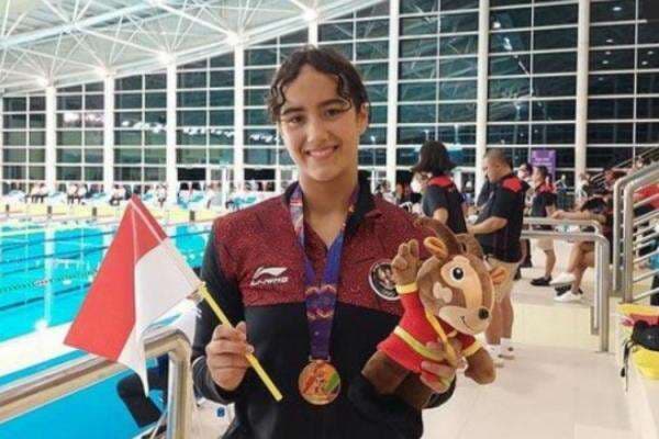 Masniari Wolf, Peraih Medali Emas Renang SEA Games Vietnam, Alasan Memilih Membela Indonesia daripada Jerman