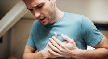 12 Cara Mengobati Angin Duduk, Minum Obat Saja Tidak Cukup!