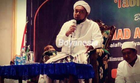 Kiai Azaim: Orang Bawean Terkenal Alim dan Sakti Kiai Azaim: Orang Bawean Terkenal Alim dan Sakti