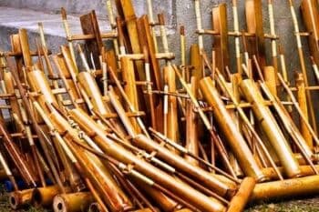 Bagaimana Cara Memainkan Alat Musik Angklung Dengan Tepat? Simak Penjelasannya