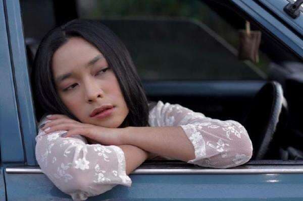 Kezia Sirait Berhenti Menahan Nuansa Sendu dengan Balutan Orkestra Kezia Sirait Berhenti Menahan Nuansa Sendu dengan Balutan Orkestra