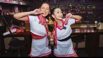 7 Potret Hesti Purwadinata-Erika Carlina saat Menang Tepok Bulu, Selebrasi Adu Toss Dada Curi Perhatian