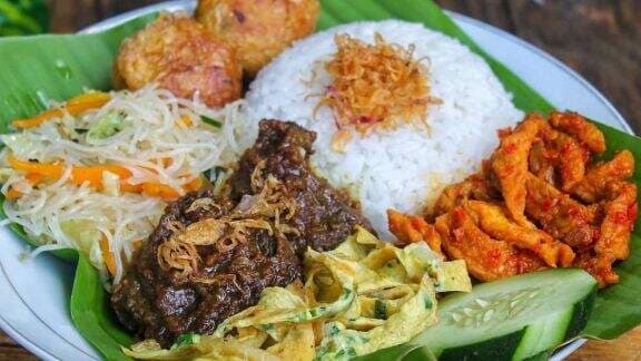 Resep Nasi Rames ala Rumahan, Menu Sederhana yang Bikin Nagih Resep Nasi Rames ala Rumahan, Menu Sederhana yang Bikin Nagih