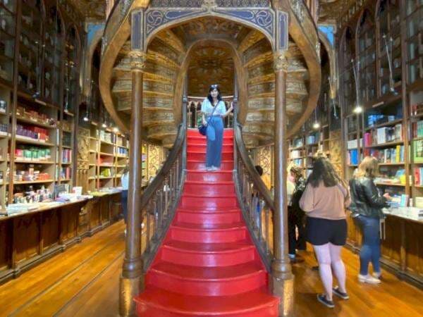 4 Spot Wisata Paling Terkenal di Porto, Bisa Dijelajah dengan Berjalan Kaki Seharian!