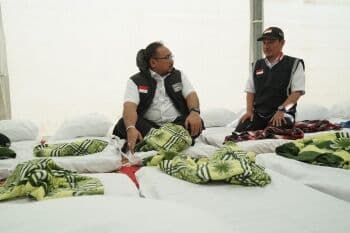 AC Lebih Dingin, Menag Selimutan di Tenda Mina