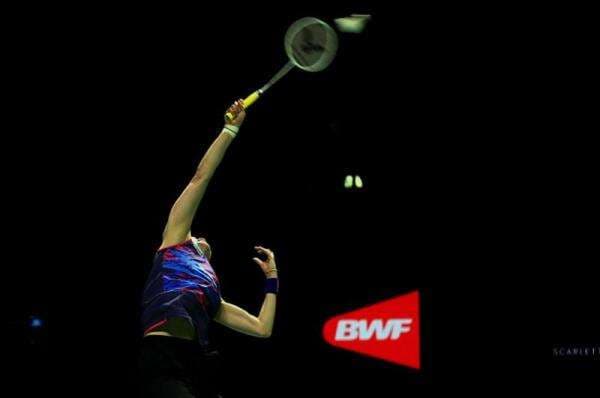 Inilah Servis dengan Pukulan Melambung Tinggi ke Belakang disebut Lob