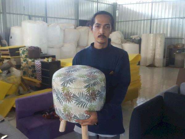 Kisah Korban Penipuan yang Sukses Raup Omzet Ratusan Juta dari Bikin Sofa!