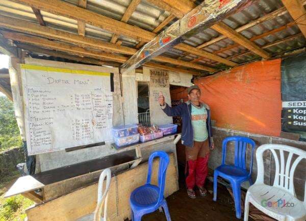 Warung Mbah Koplak, Terindah dan Tertinggi di Gunung Bismo
