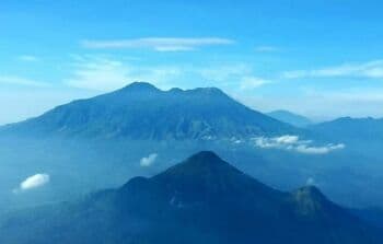 Penampakan Alam Gaib di Gunung Arjuno, Ada Istana Raja hingga Pasar