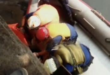 Terjatuh Saat Duduk di Pinggir Kali, Seorang Pria Ditemukan Tewas Mengambang