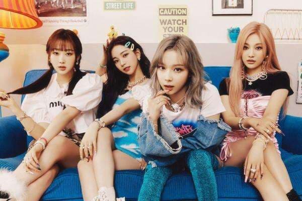 aespa Toreh Rekor Pre-Order Tertinggi yang Dicapai Oleh Girl Group Dalam Sejarah aespa Toreh Rekor Pre-Order Tertinggi yang Dicapai Oleh Girl Group Dalam Sejarah