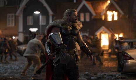 Chris Hemsworth Ungkap Adiknya Hampir Dapatkan Peran Thor