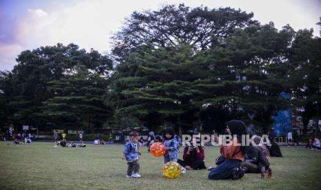 In Picture: Libur Idul Adha, Taman Sempur Ramai Dikunjungi Warga