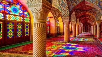 4 Masjid Unik Warna-warni di Dunia, Cocok Buat Liburan Idul Adha