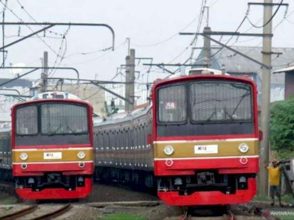 Terobos Palang Pintu, Ojol Wanita Tewas Tertabrak Kereta di Bintaro