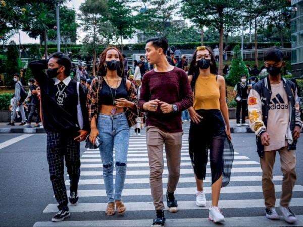 Mengintip Gaya ABG 'Citayam Fashion Week' di Sudirman, Bodo Amat Dianggap Anak Alay