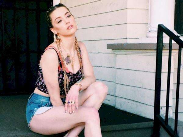 Amber Heard Diduga Jual Foto Telanjang di OnlyFans Dibantu Travis Scott, Benarkah?