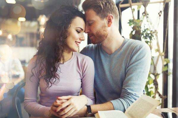 4 Sifat Wanita Idaman Para Pria Mapan, Bukan yang Pintar Masak