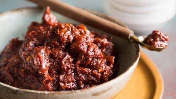 Bagi Tips Cara `Usir` Bau Terasi dari Rumah, Aksi Wanita Ini Bikin Netter Kaget: Kok Kayak... Bagi Tips Cara `Usir` Bau Terasi dari Rumah, Aksi Wanita Ini Bikin Netter Kaget: Kok Kayak...