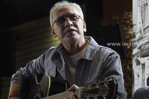 Lirik Lagu Ujung Aspal Pondok Gede dan Chord Gitar oleh Iwan Fals