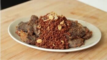 Masih Punya Daging Kurban? Yuk Dibikin Empal Serundeng Kemiri ala Chef Devina Hermawan