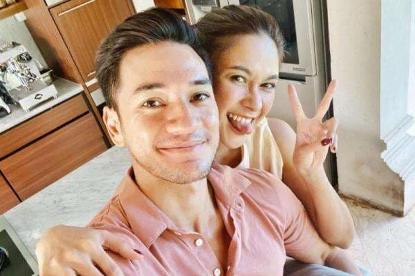 Andrew White dan Nana Mirdad Romantis di Sosmed, Tegas Tidak Mikir Cerai Apapun Alasannya