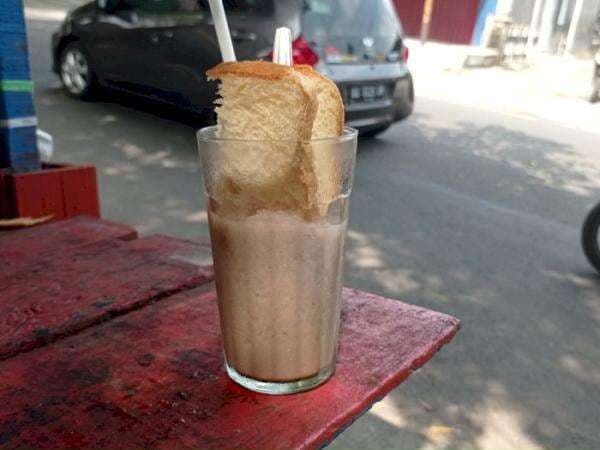 Suegerr Poll! Es Kapal Jadi Pelepas Dahaga Sejak 1950, Pakai Roti Tawar Makin Mantap!