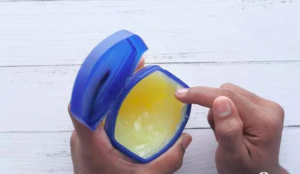 WOW! 20 Manfaat Vaseline Petroleum Jelly yang Harus Kamu Ketahui