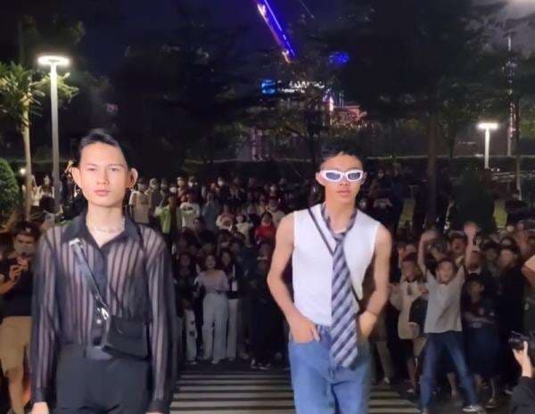 Potret Adit dan Ale di Sudirman, Sukses Bikin Citayam Fashion Week Pecah