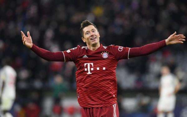 Resmi! Barcelona Perkenalkan Robert Lewandowski