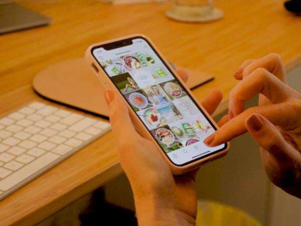 40 Caption Bahasa Inggris Singkat Tentang Cinta dan Kehidupan, Aesthetic!