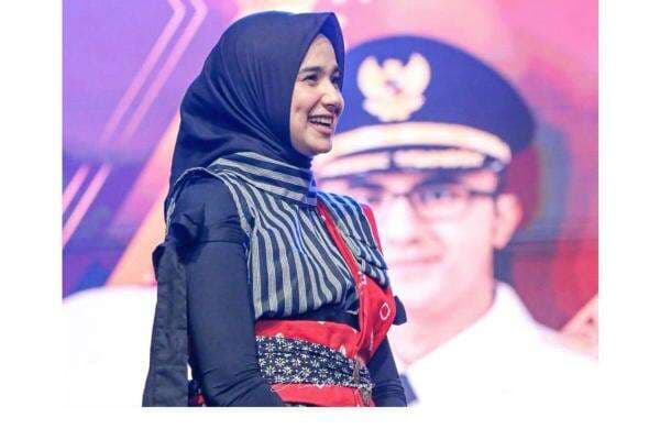 Profil Sonya Fatmala, Istri Bupati yang Tetap Cantik dan Menawan