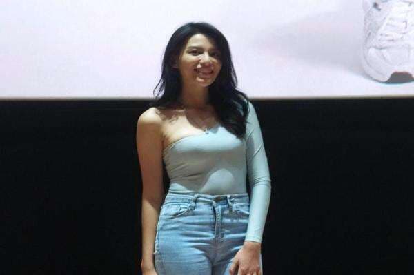 Cara Lania Fira dan Bisma Karisma Bangun Chemistry di Film Romantik Problematika, Jalan Kaki Berduaan