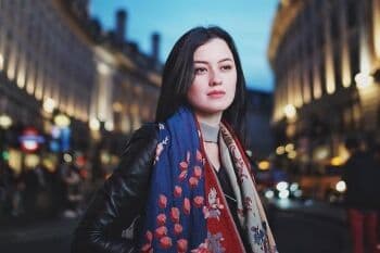 15 Artis Cantik Berdarah Minangkabau, Nomor 12 Blasteran Inggris