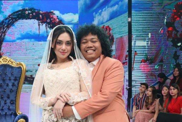 Marshel Widianto dan Celine Evangelista Makin Dekat, Ini Alasan sang Komika Tak Ingin Terlalu Berharap Marshel Widianto dan Celine Evangelista Makin Dekat, Ini Alasan sang Komika Tak Ingin Terlalu Berharap