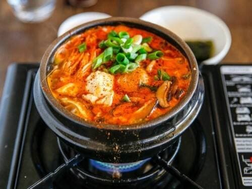 Deretan Variety Show yang Menghadirkan Kuliner Korea, dari Three Meals a Day hingga Tasty Guys