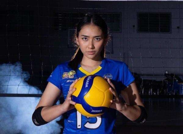 5 Pesona Cantik Yolla Yuliana, Atlet Voli Indonesia