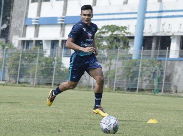 Rachmat Irianto Siap Dipasang Jadi Bek Tengah di Persib Bandung