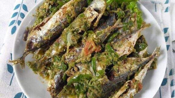 Resep Ikan Dencis Cabe Ijo, Menu Makan Malam yang Menggugah Selera