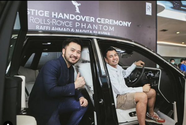 Intip Deretan Mobil Mahal Raffi Ahmad di Garasi Rumahnya, Ada Seharga Rp20 Miliar