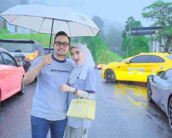 Shandy Purnamasari Umumkan Perpisahan dengan Juragan 99, Begini Nasib Anaknya Shandy Purnamasari Umumkan Perpisahan dengan Juragan 99, Begini Nasib Anaknya