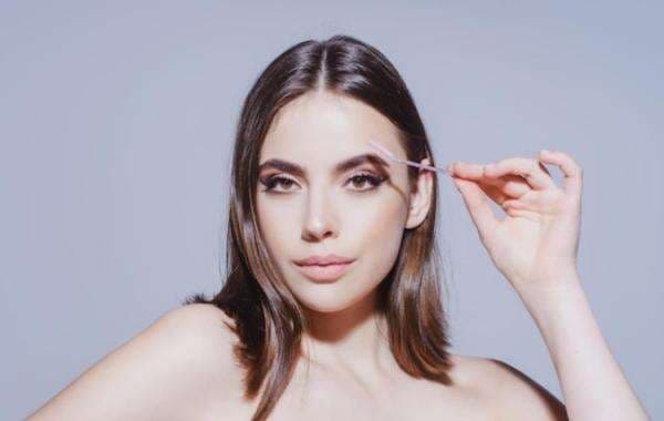 Praktis dan Mudah Dipakai, Ini 3 Pensil Alis Lokal yang Layak Dimiliki!