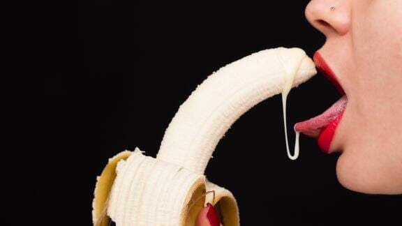 Ngerasa Jijik Mau Telan Sperma? Ini 5 Manfaatnya Bagi Wanita, Nomor 4 Bikin Kaget Moms!